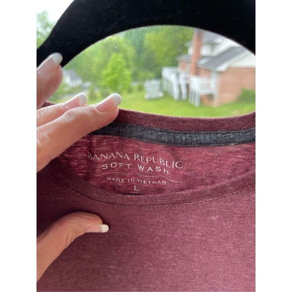 Banana Republic soft wash t-shirt, maroon, men’s large - Picture 2 of 3